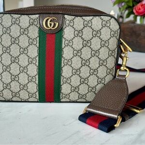 Like new Gucci Ophidia GG Shoulder Bag.